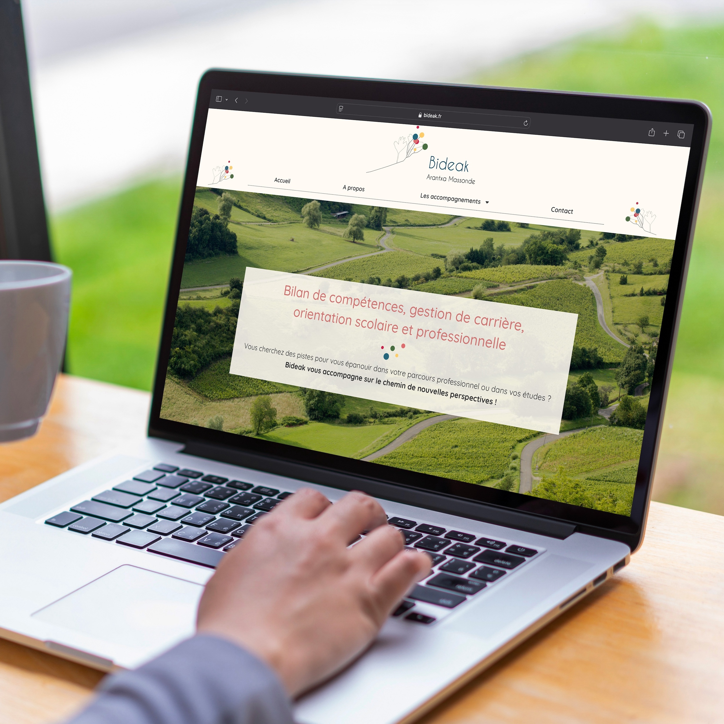 Page d'accueil du site wordpress one page Bideak, orientation scolaire et professionnelle à Espelette